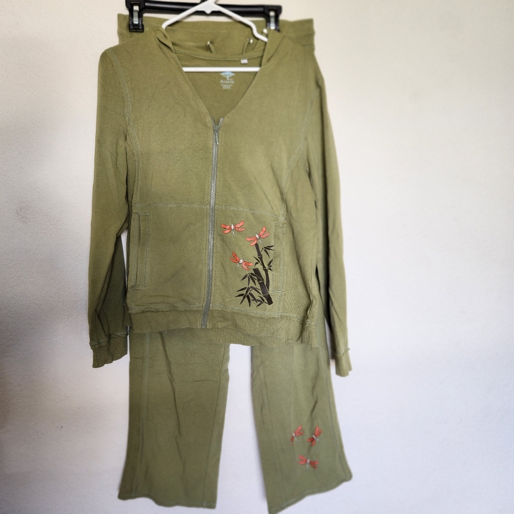 Acacia womens 2 Piece Sweatsuit green w/ dragonfly print pockets sz medium EUC